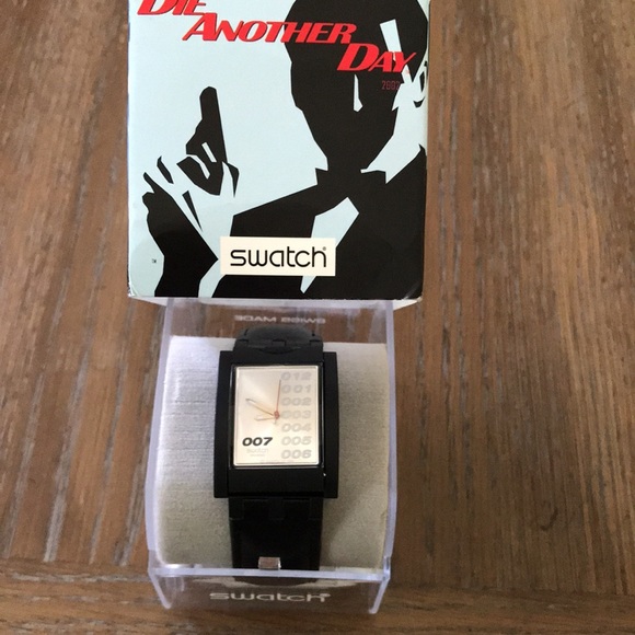 SWATCH 007 40TH ANNIVERSARY Black leather strap w/adjustable snap buckle closure - Picture 3 of 8